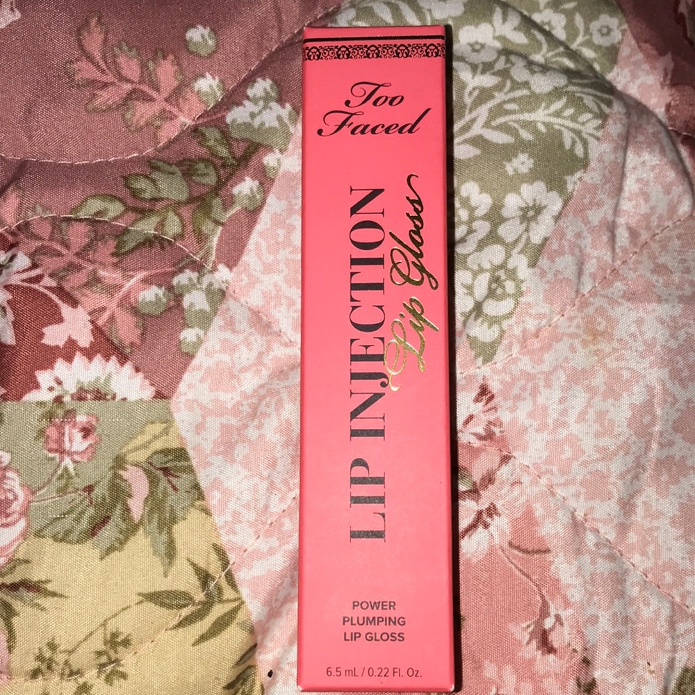 Too Faced Lip Injection lip gloss